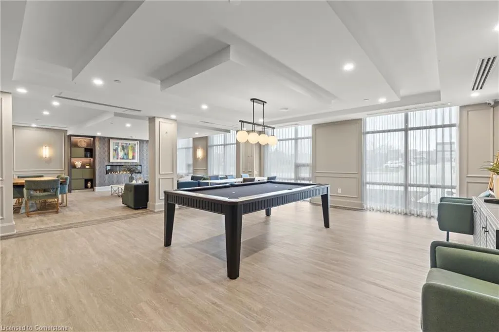460 Dundas Street E, #433