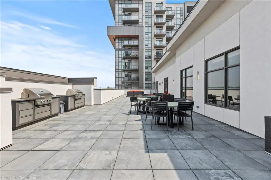 460 Dundas Street E, #433
