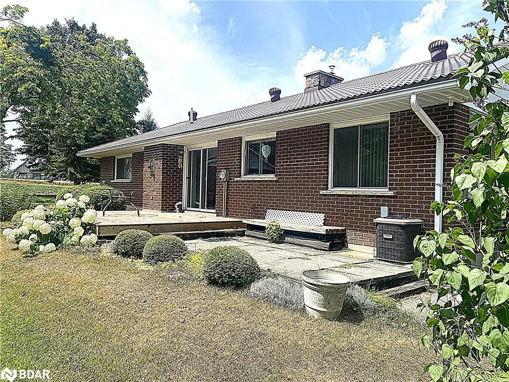 978 15/16 Sideroad E Sideroad E