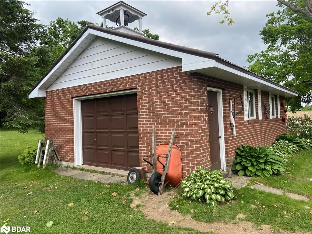 978 15/16 Sideroad E Sideroad E