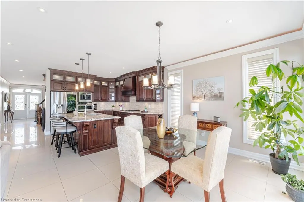 64 Seabreeze Crescent