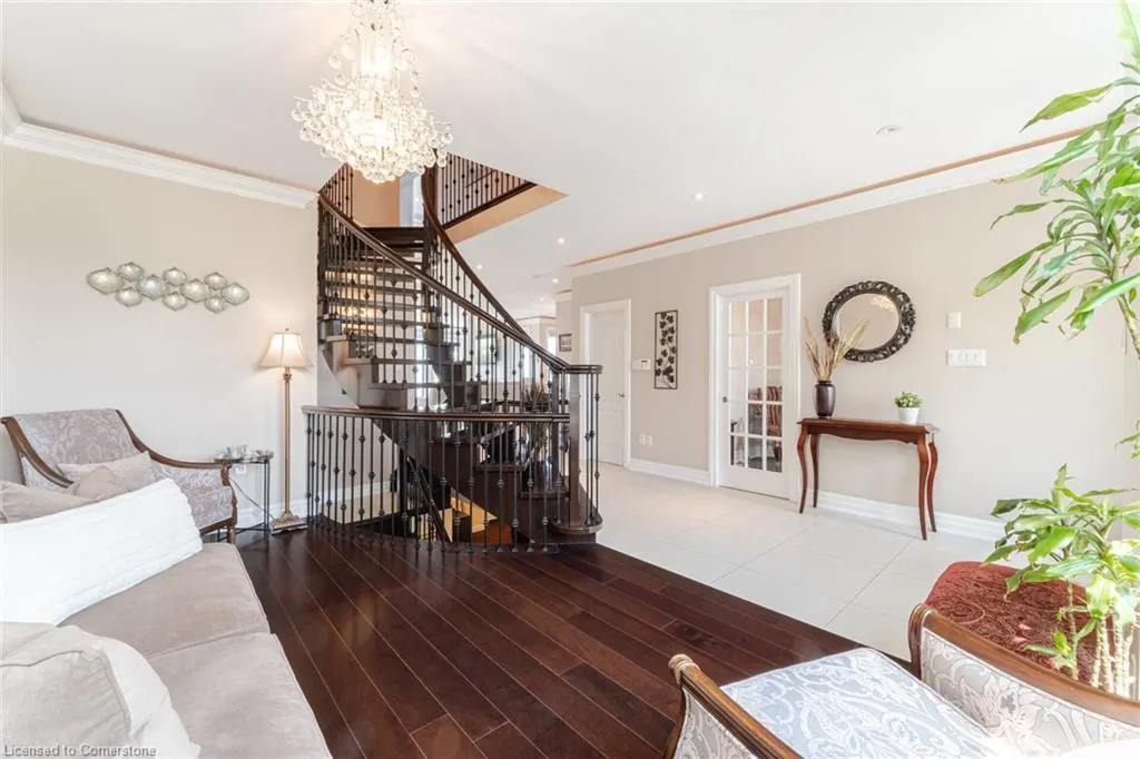 64 Seabreeze Crescent