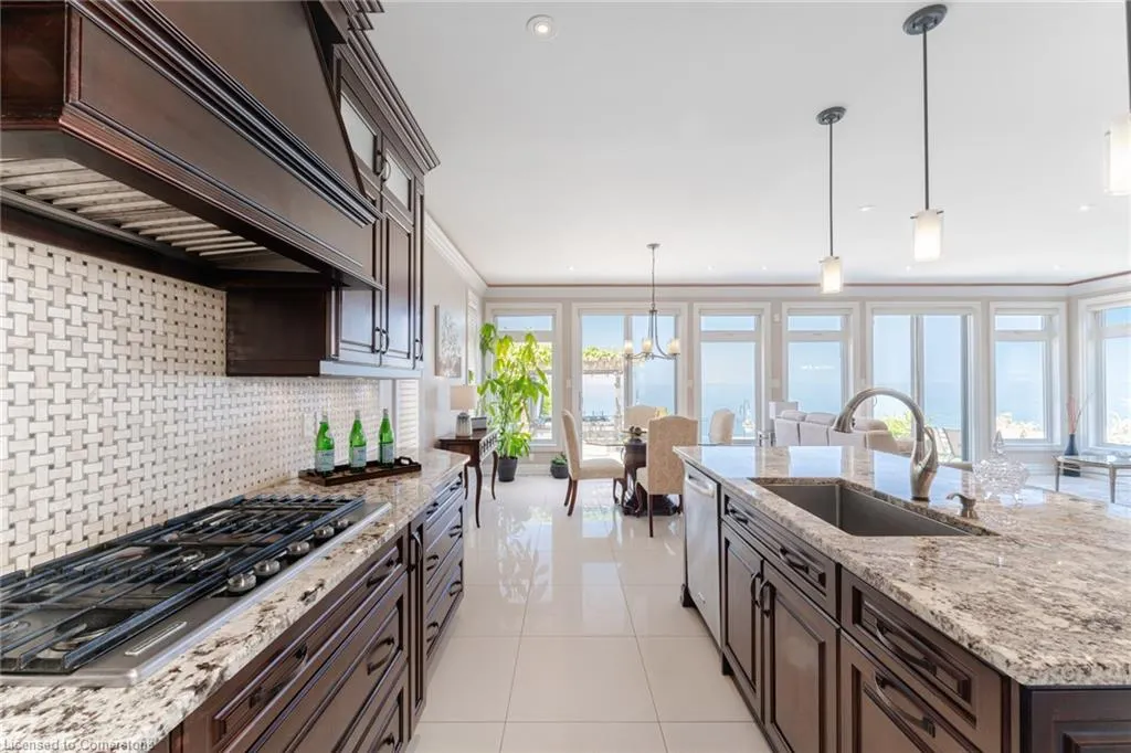 64 Seabreeze Crescent