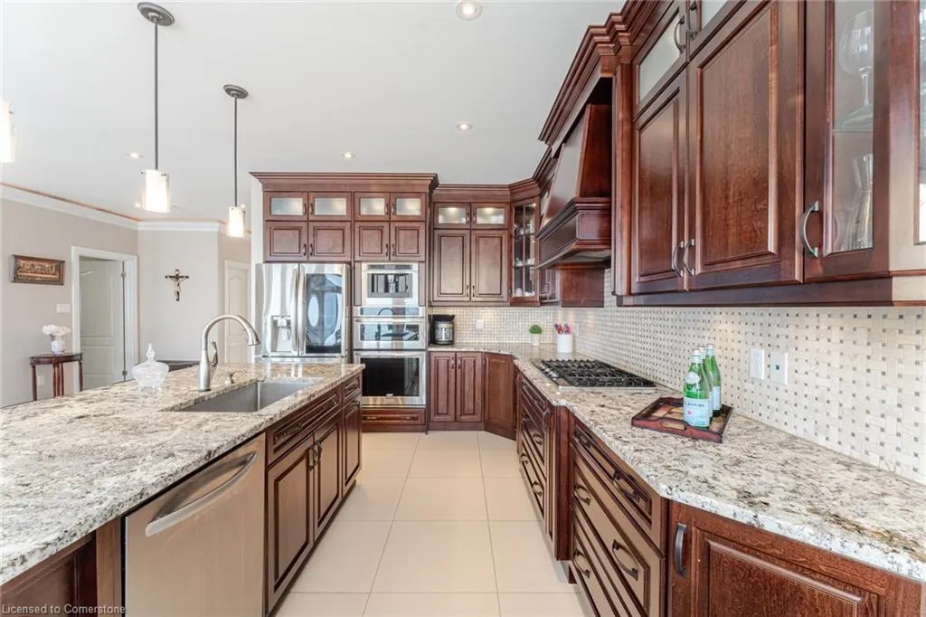 64 Seabreeze Crescent