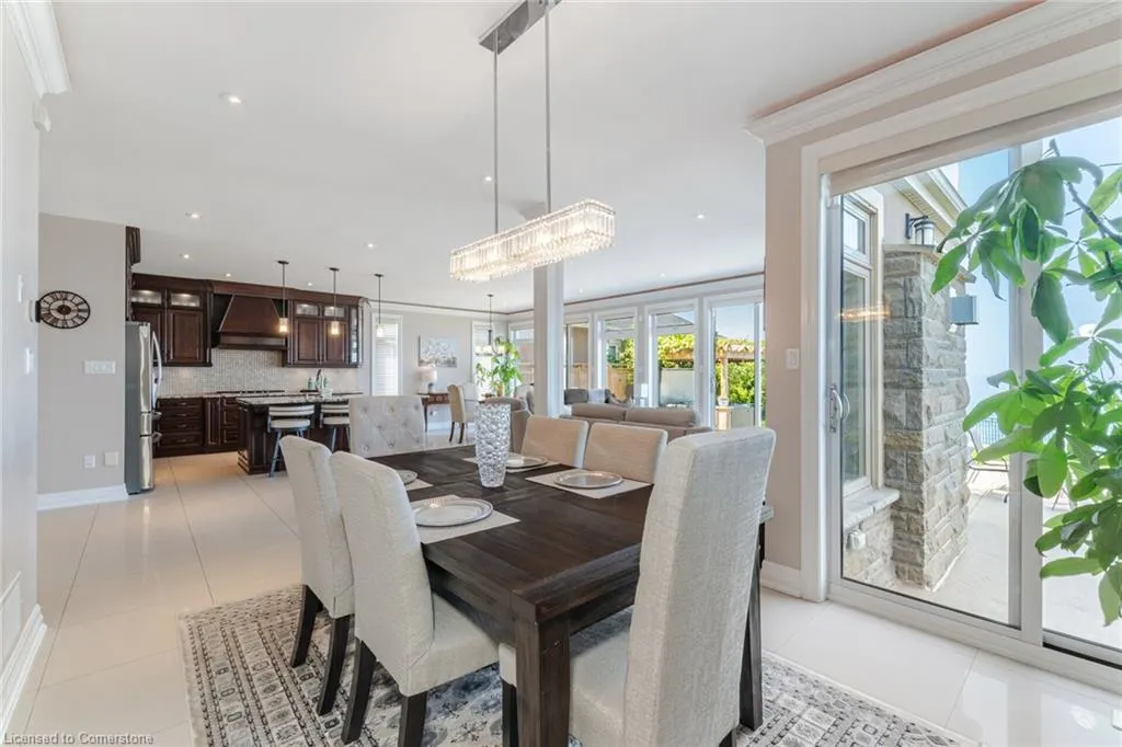 64 Seabreeze Crescent