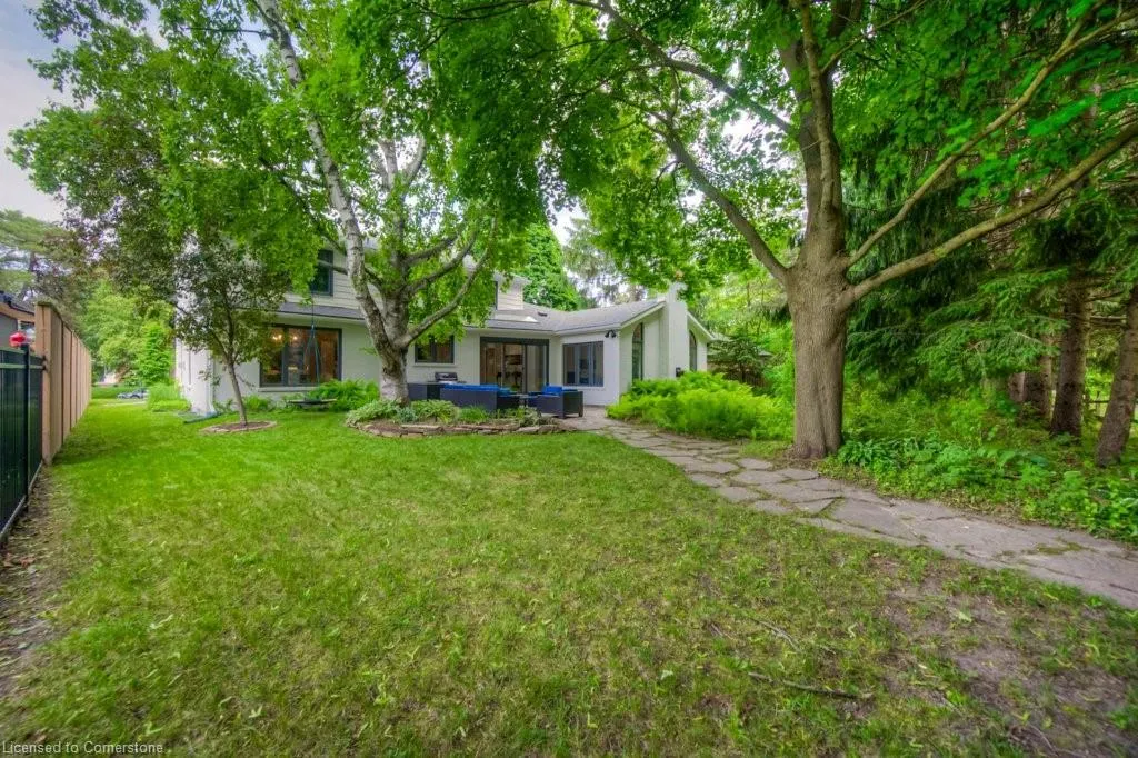 17 Post Horn Place
