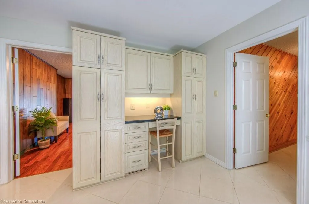 17 Post Horn Place