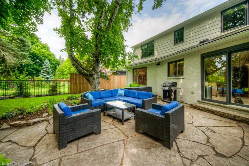 17 Post Horn Place