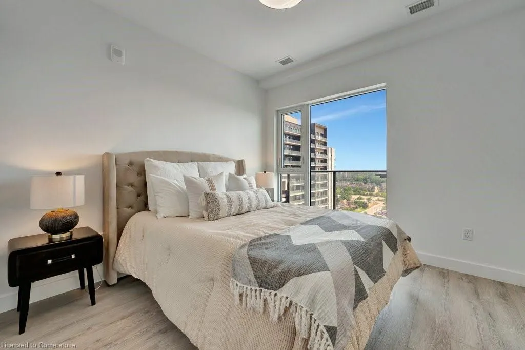 15 Glebe Street, #1511