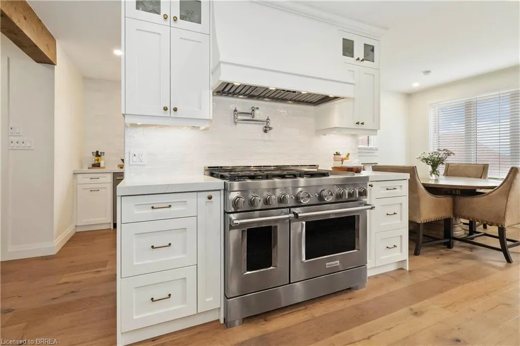 221 Old Onondaga Road E
