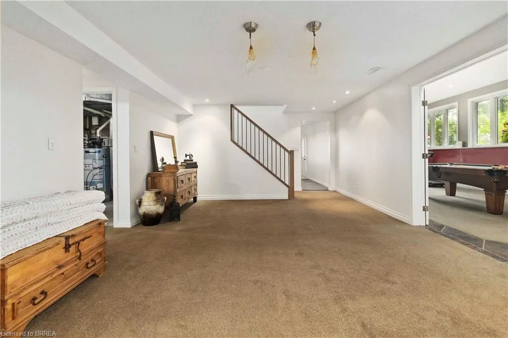 221 Old Onondaga Road E