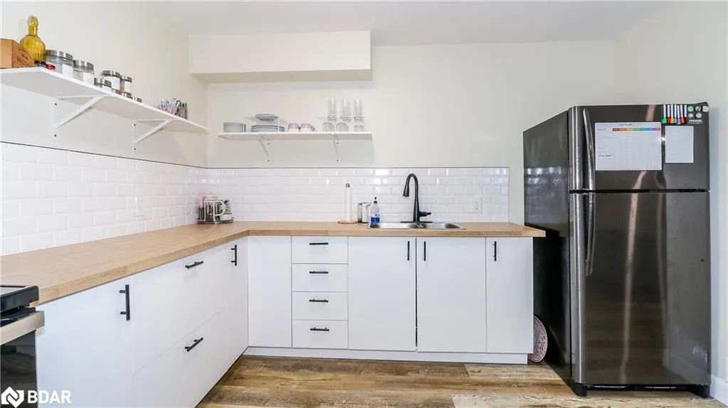 1 Mariposa Drive