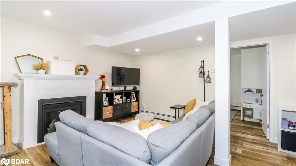 1 Mariposa Drive