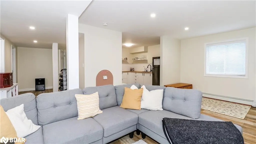 1 Mariposa Drive
