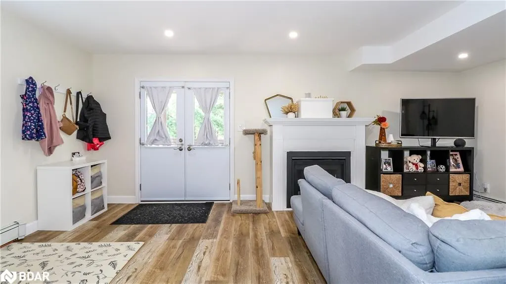1 Mariposa Drive
