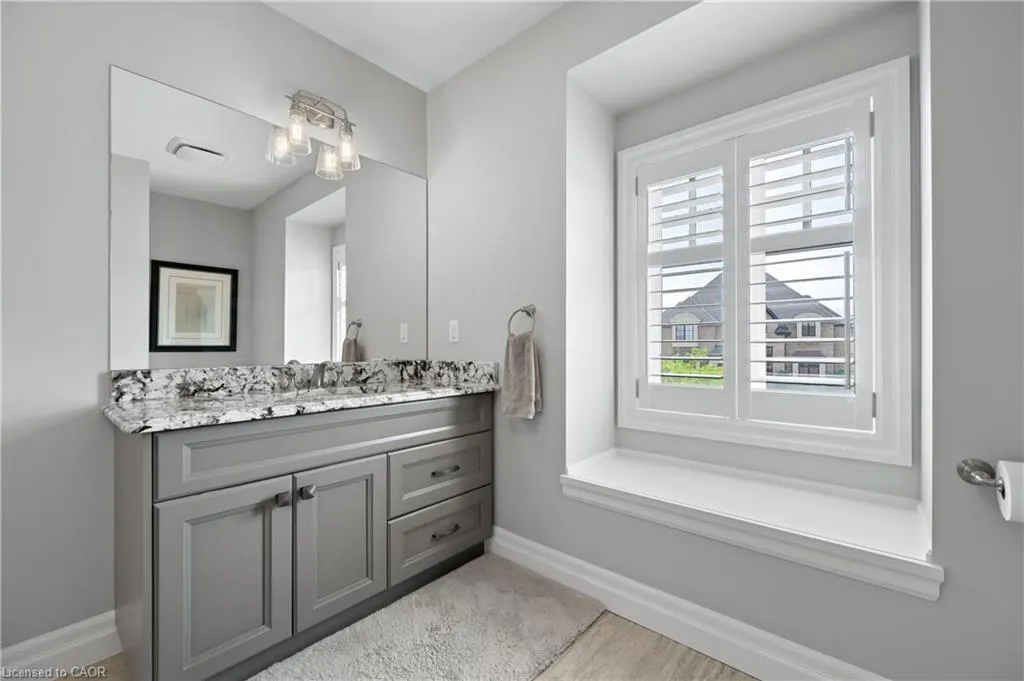 546 Manor Ridge Crescent