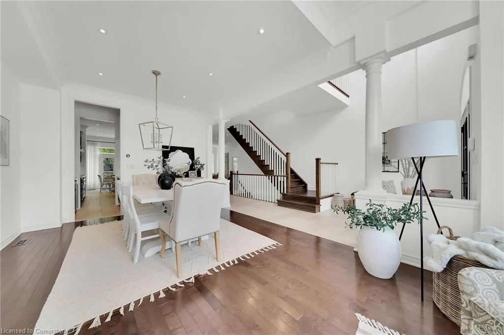 6 Vanderburgh Lane