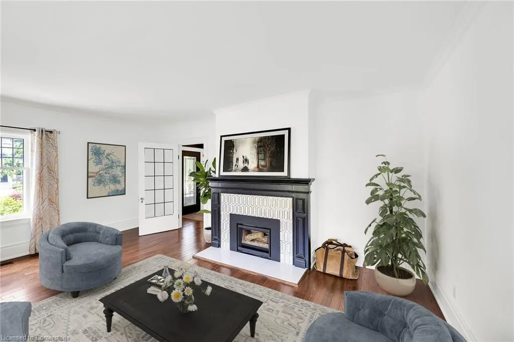 14 Robinson Street S