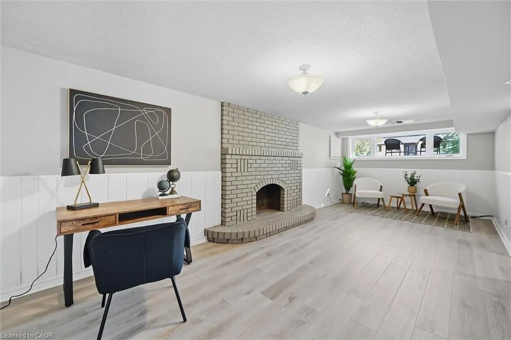 19 Aaron Drive
