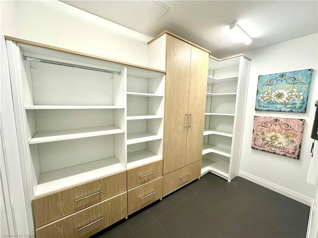 525 New Dundee Road, #401