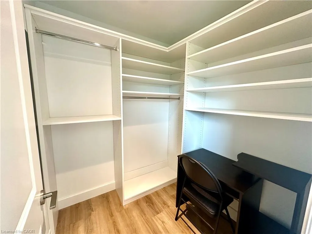 525 New Dundee Road, #401
