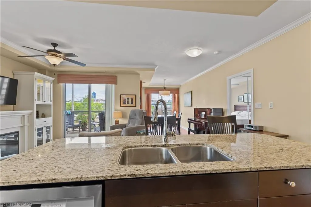 539 Belmont Avenue W, #208