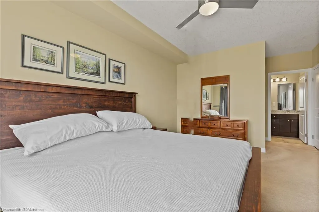 539 Belmont Avenue W, #208