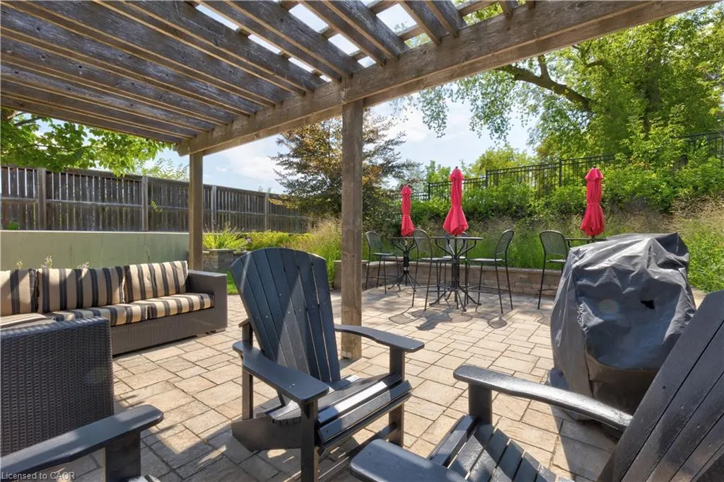 539 Belmont Avenue W, #208