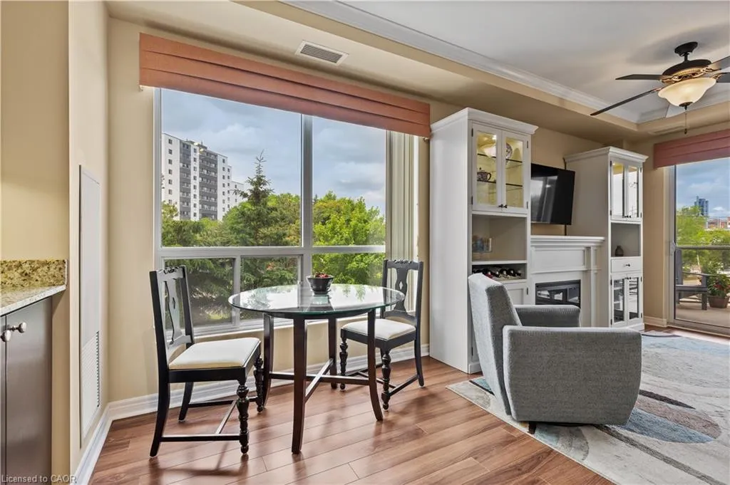539 Belmont Avenue W, #208