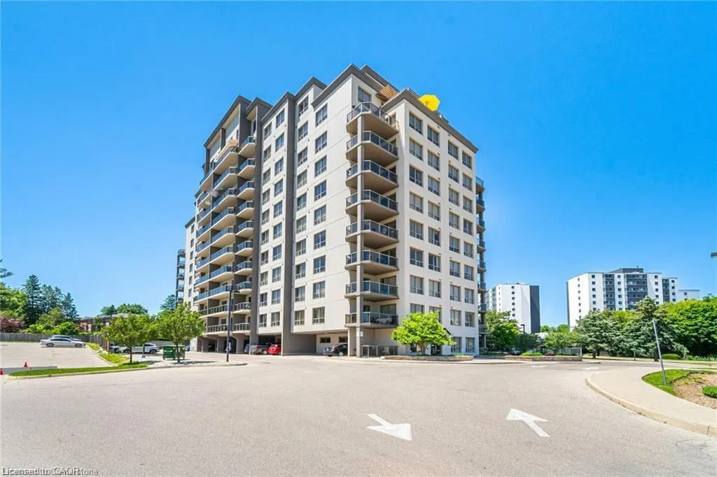 539 Belmont Avenue W, #208