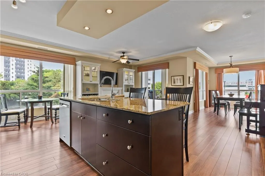 539 Belmont Avenue W, #208