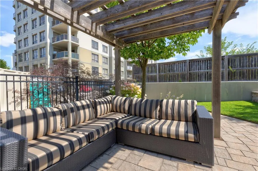539 Belmont Avenue W, #208
