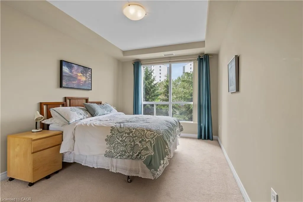 539 Belmont Avenue W, #208