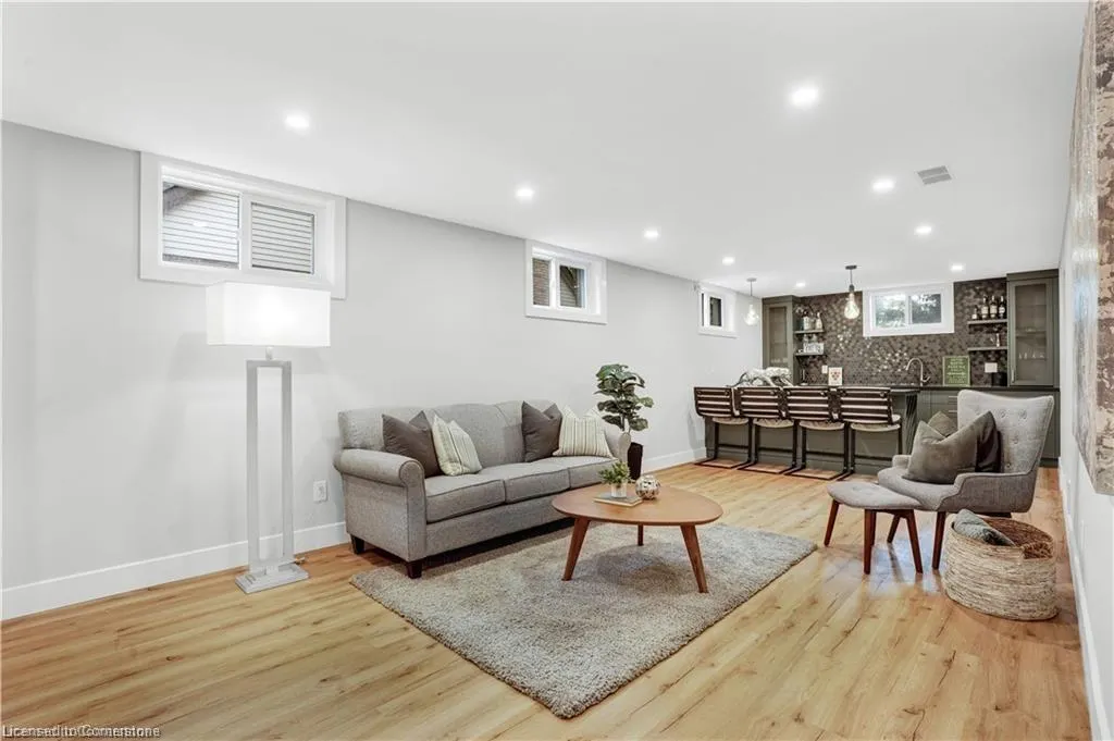 239 Corrie Crescent