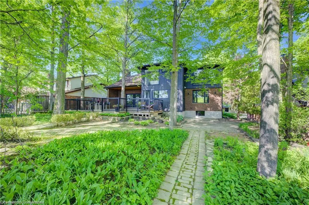 239 Corrie Crescent