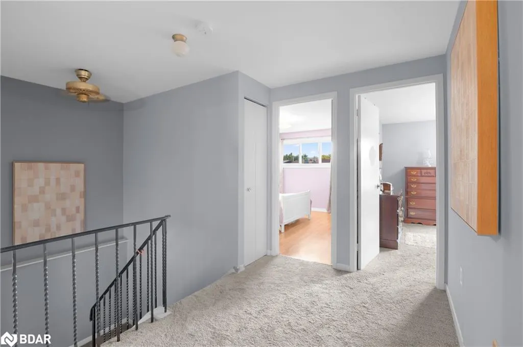 6058 Starfield Crescent