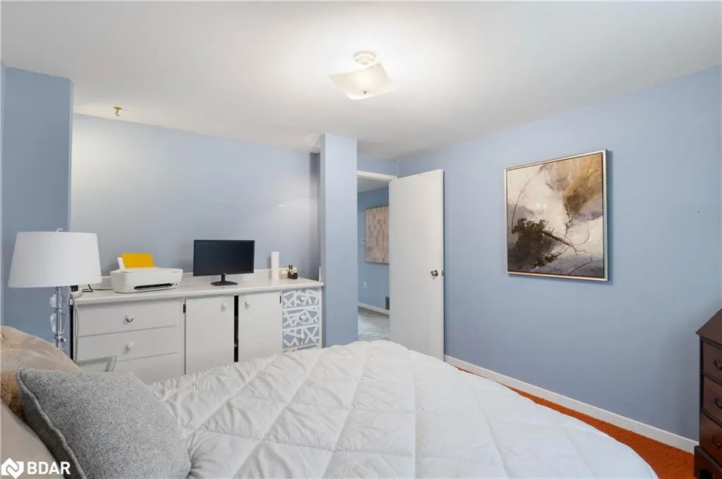 6058 Starfield Crescent