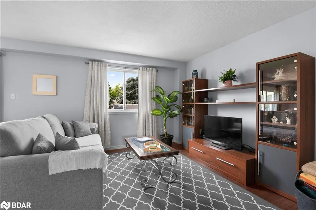 6058 Starfield Crescent