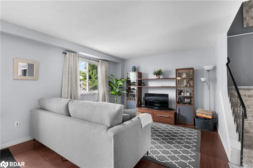 6058 Starfield Crescent