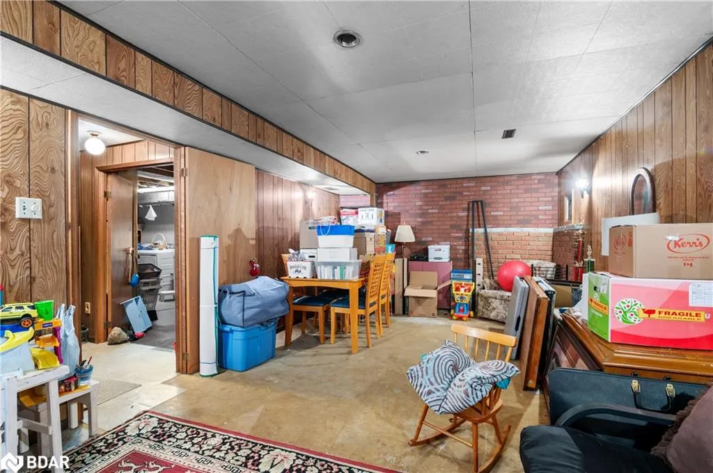6058 Starfield Crescent
