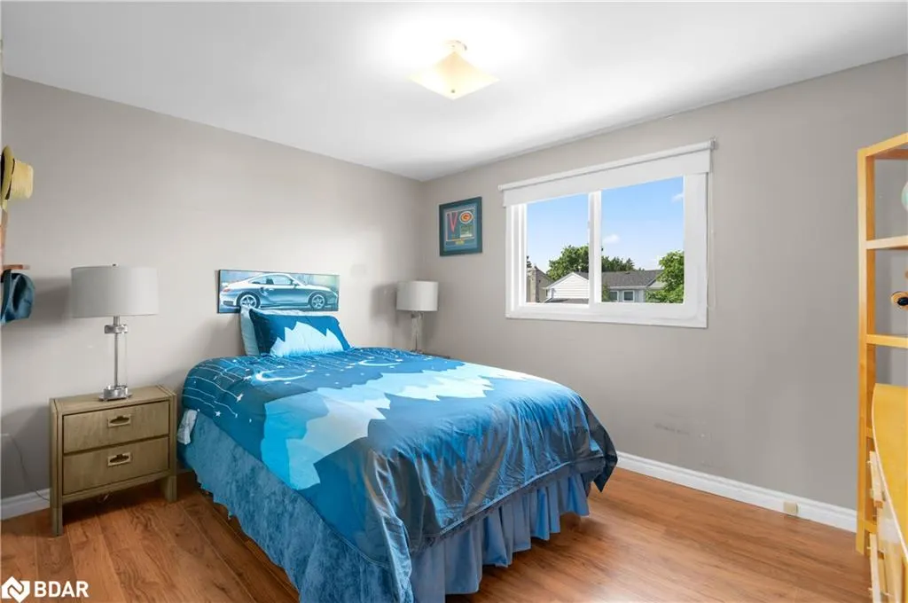 6058 Starfield Crescent