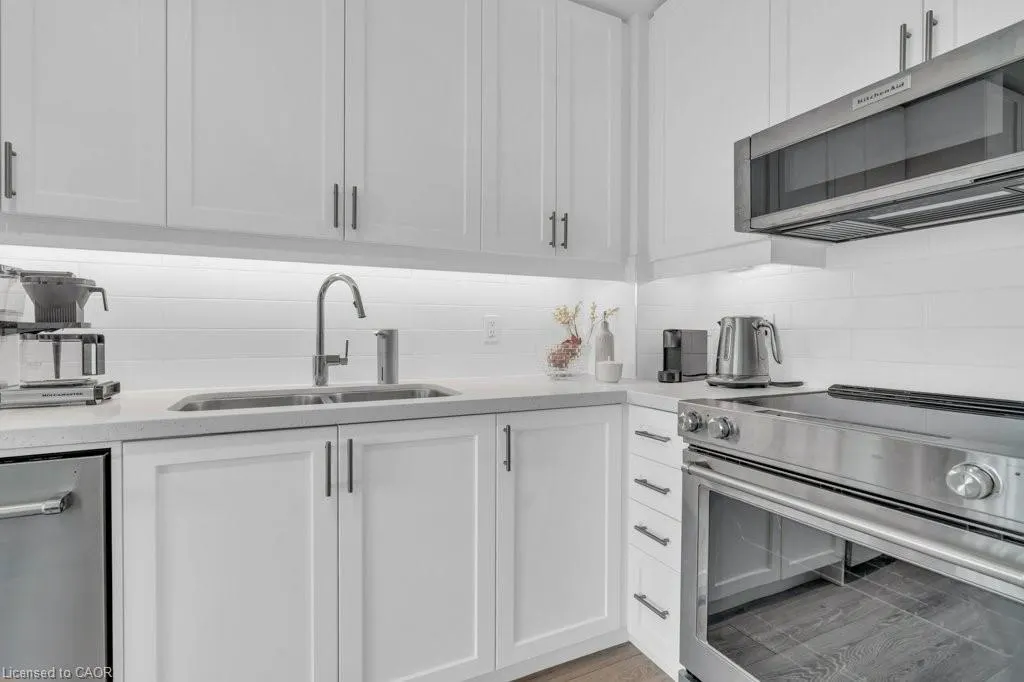 1050 Main Street E, #1004