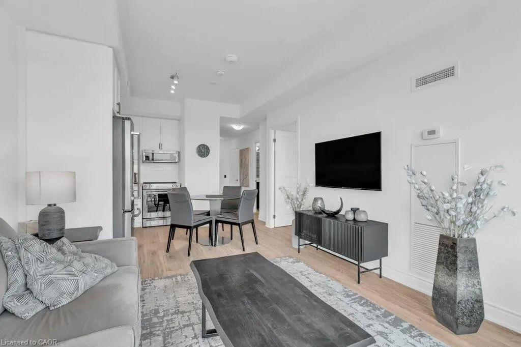 1050 Main Street E, #1004