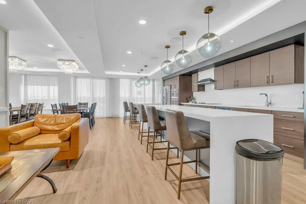 1050 Main Street E, #1004