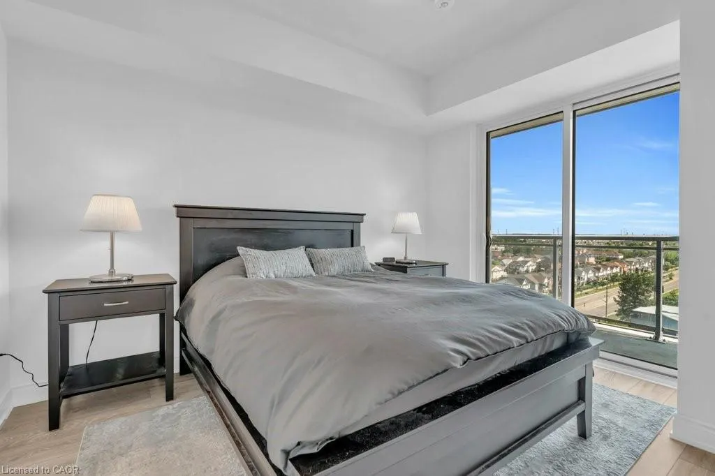 1050 Main Street E, #1004