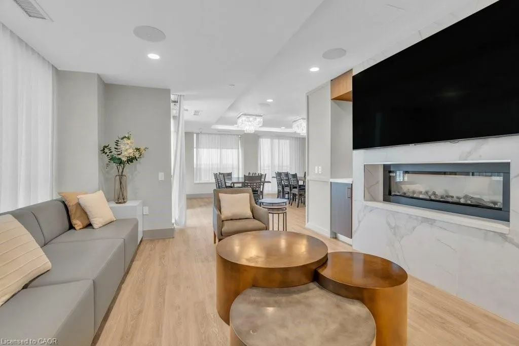 1050 Main Street E, #1004
