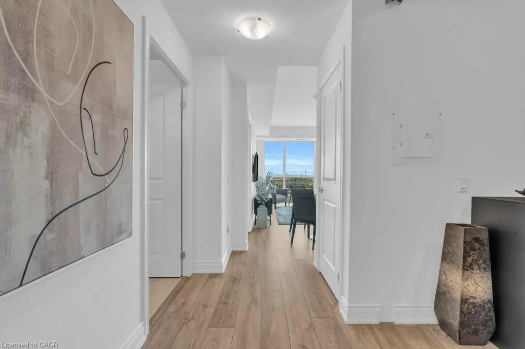 1050 Main Street E, #1004