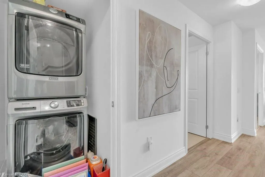 1050 Main Street E, #1004