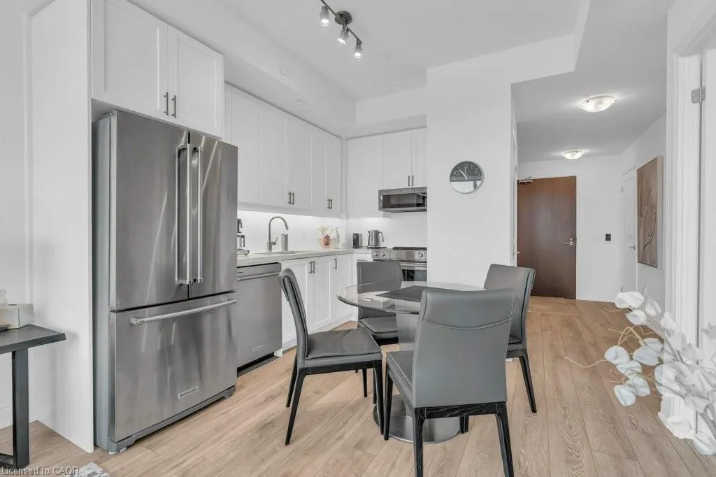 1050 Main Street E, #1004