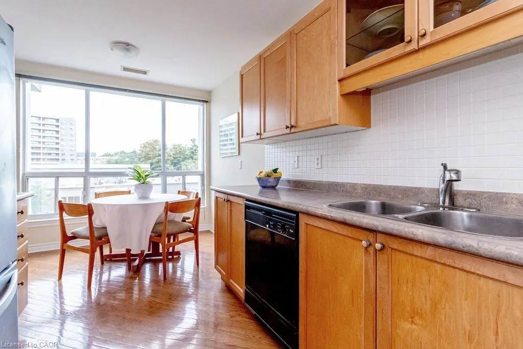 2000 Creekside Drive, #805